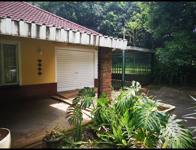3 BEDROOM FREEHOLD TO LET IN BLACKRIDGE